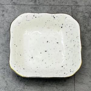 3.5"Square dish
16 pcs/inner box, Unit:pcs
9*9*2.5cmcm,82g
Porcelain