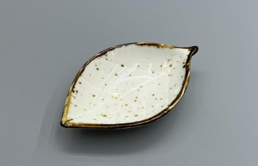 Bowl de Cerámica con Forma de Hoja 10×5.8×1.8 cm