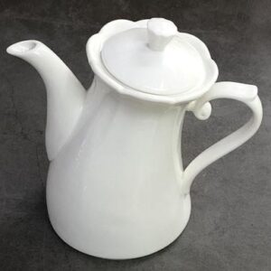 Jarra de Porcelana Blanca 16.5x10x18 cm