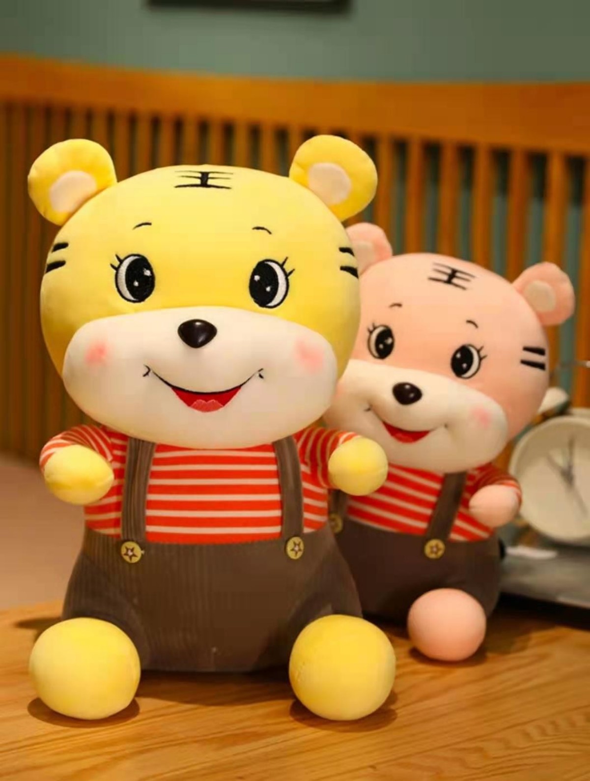 Peluche de Tigre con Jardinera Mediano
