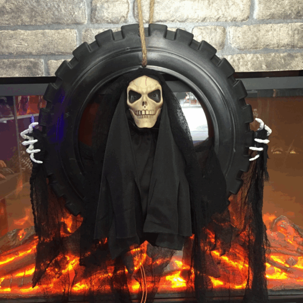 Muñeco Fantasma en Llantas – Decoración de Halloween Terrorífica - Imagen 2