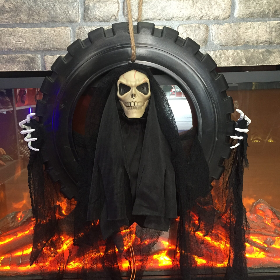 Muñeco Fantasma en Llantas – Decoración de Halloween Terrorífica