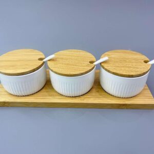 Seasoning jar
jar:10*7cm
wood:35*12*1.7cm
1236g
7pcs/set ：unit：set
Porcelian