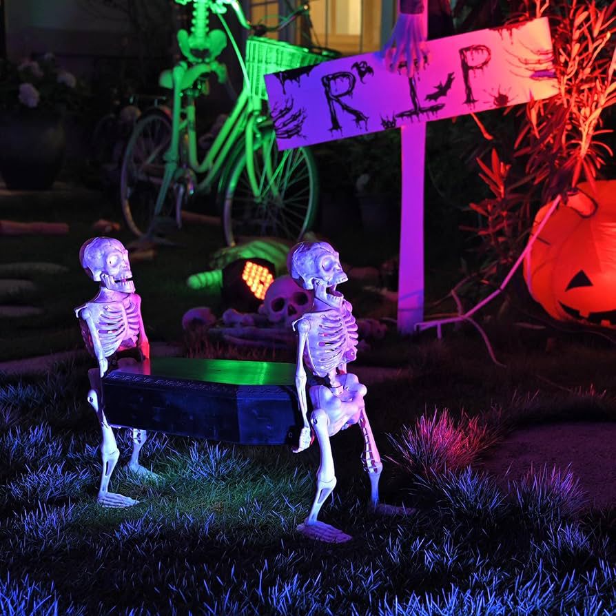 Esqueletos Cargando Ataúd – Decoración de Halloween con Estilo Terrorífico y Divertido – 57x27x44 cm