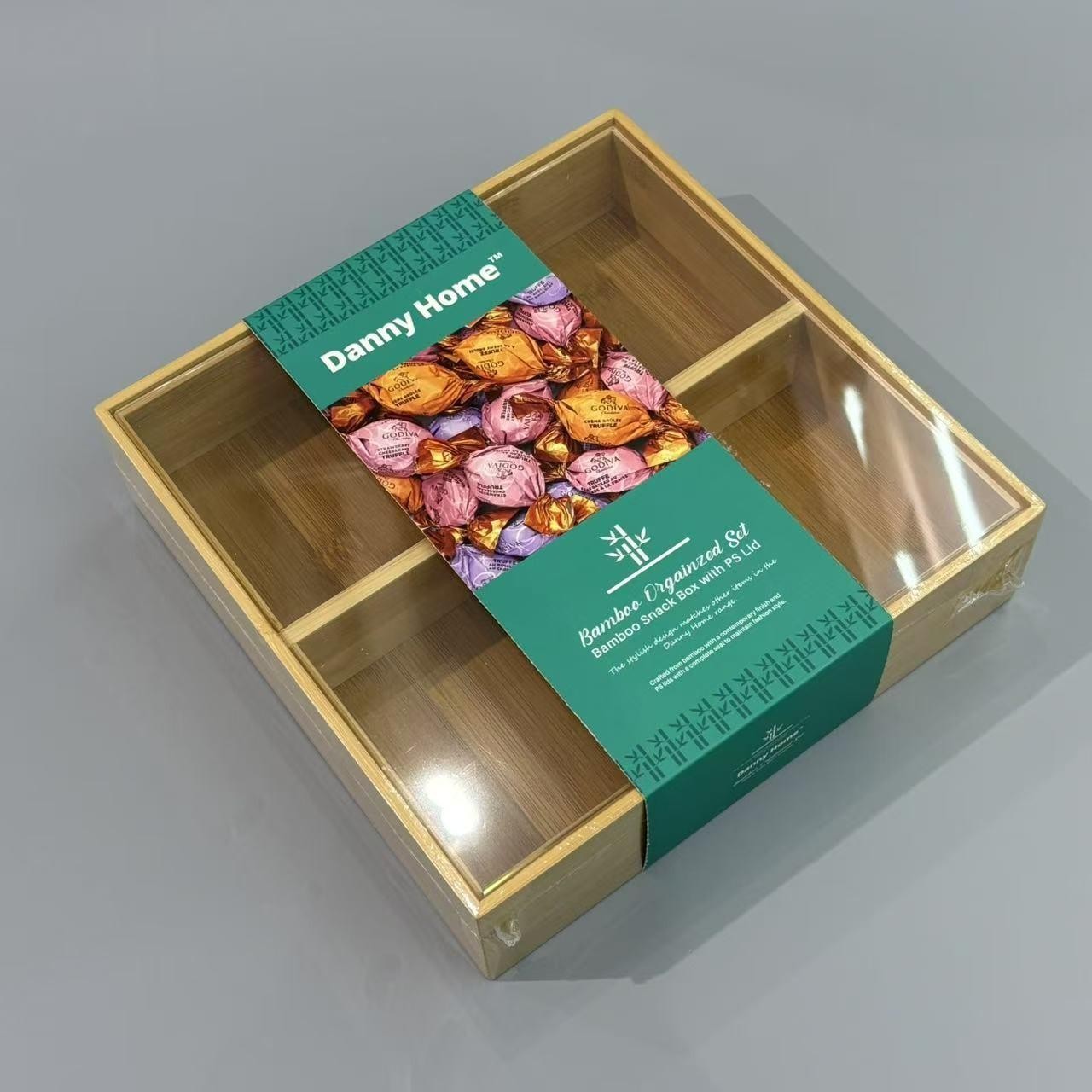 Caja de snacks con tapa y 4 compartimentos de bambú y PS de 23 x 23 x 6 cm