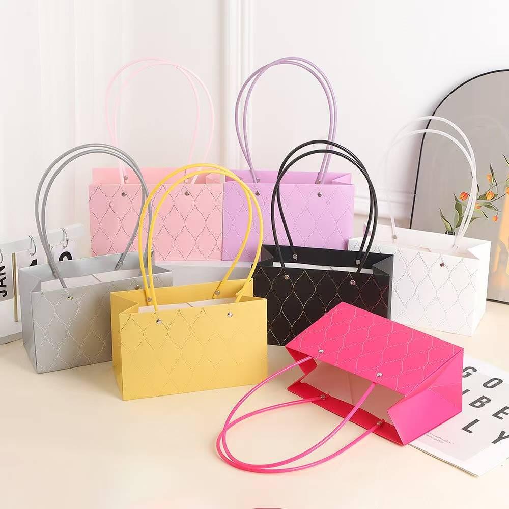 Bolsa para flores con textura de ondas