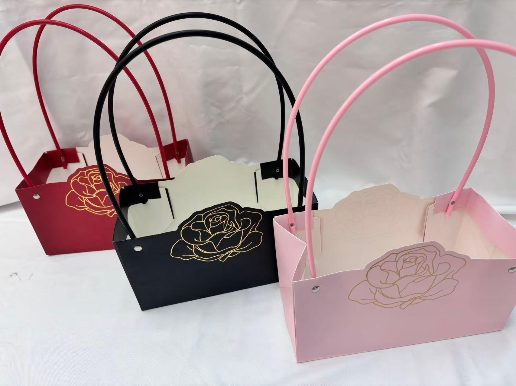 Bolsa para flores con diseño de rosas