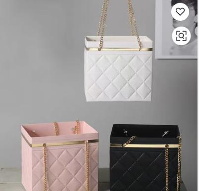 Bolsa para flores con cadena de estilo clásico