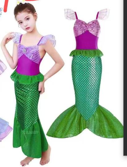 Disfraz de sirena con falda verde y top morado