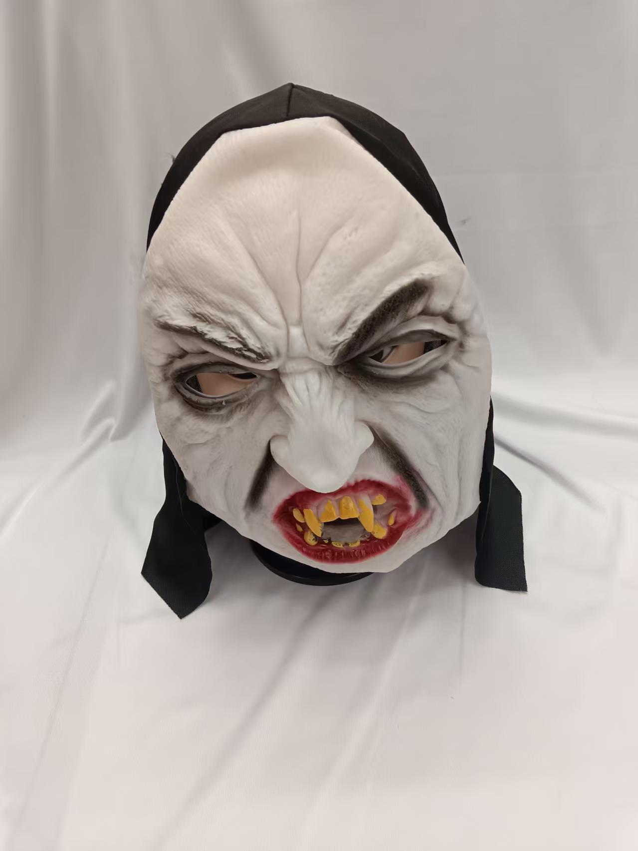 Máscara de vampiro con colmillos y tela negra para Halloween