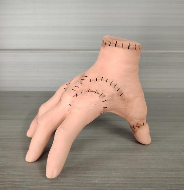 Mano cortada decorativa con costuras en 3D para Halloween