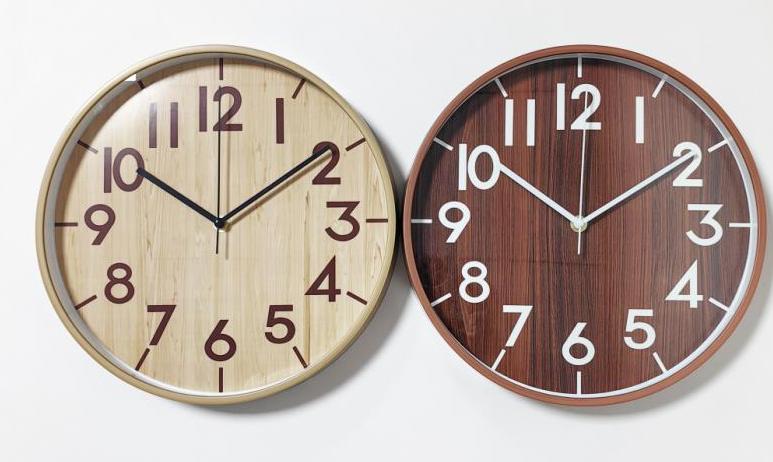 Reloj de pared tipo madera FHS-580MW-203 de 30 cm