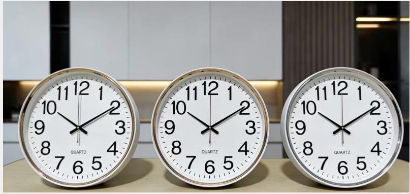 Reloj de pared redondo XH-6320-3 de 32,5 cm