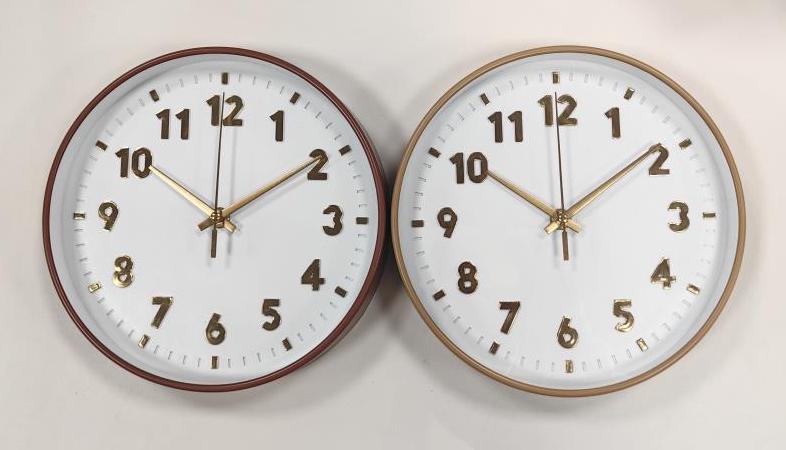 Reloj de pared tipo madera FHS-2425MWT-H de 25 cm