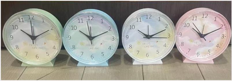 Despertador con diseño de sol XHY-641 de 11 cm