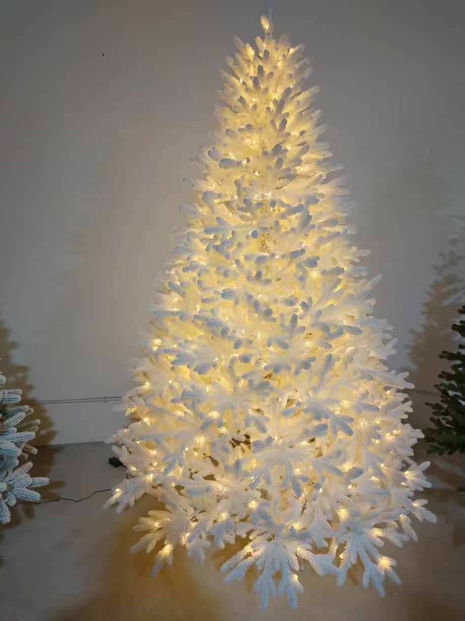 Árbol de Navidad blanco afelpado con luces de 180 cm y 650 puntas