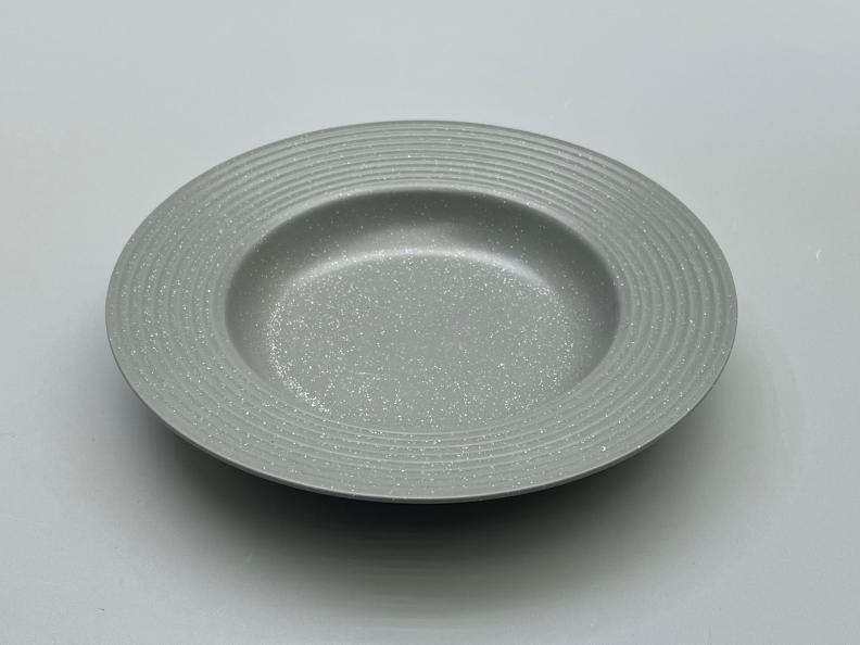 Plato hondo de porcelana en color gris de 20 x 4 cm