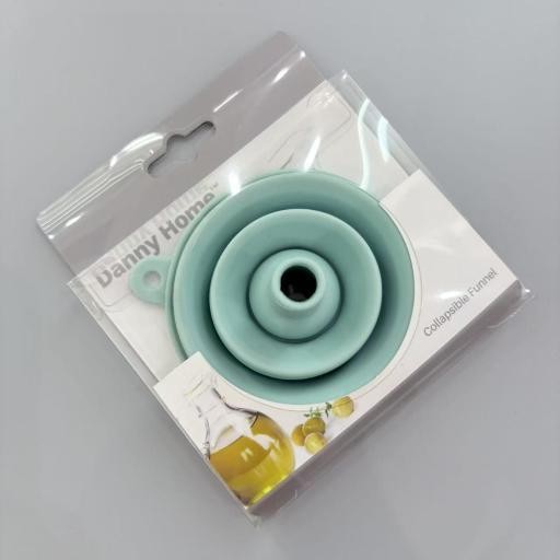Embudo plegable de silicona de 8 x 8 cm