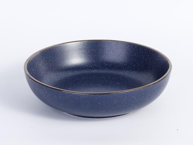 Plato hondo de porcelana con diseño azul moteado de 19 x 19 x 5 cm