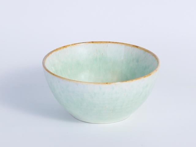 Bowl de porcelana en tono verde claro de 15 x 7 cm